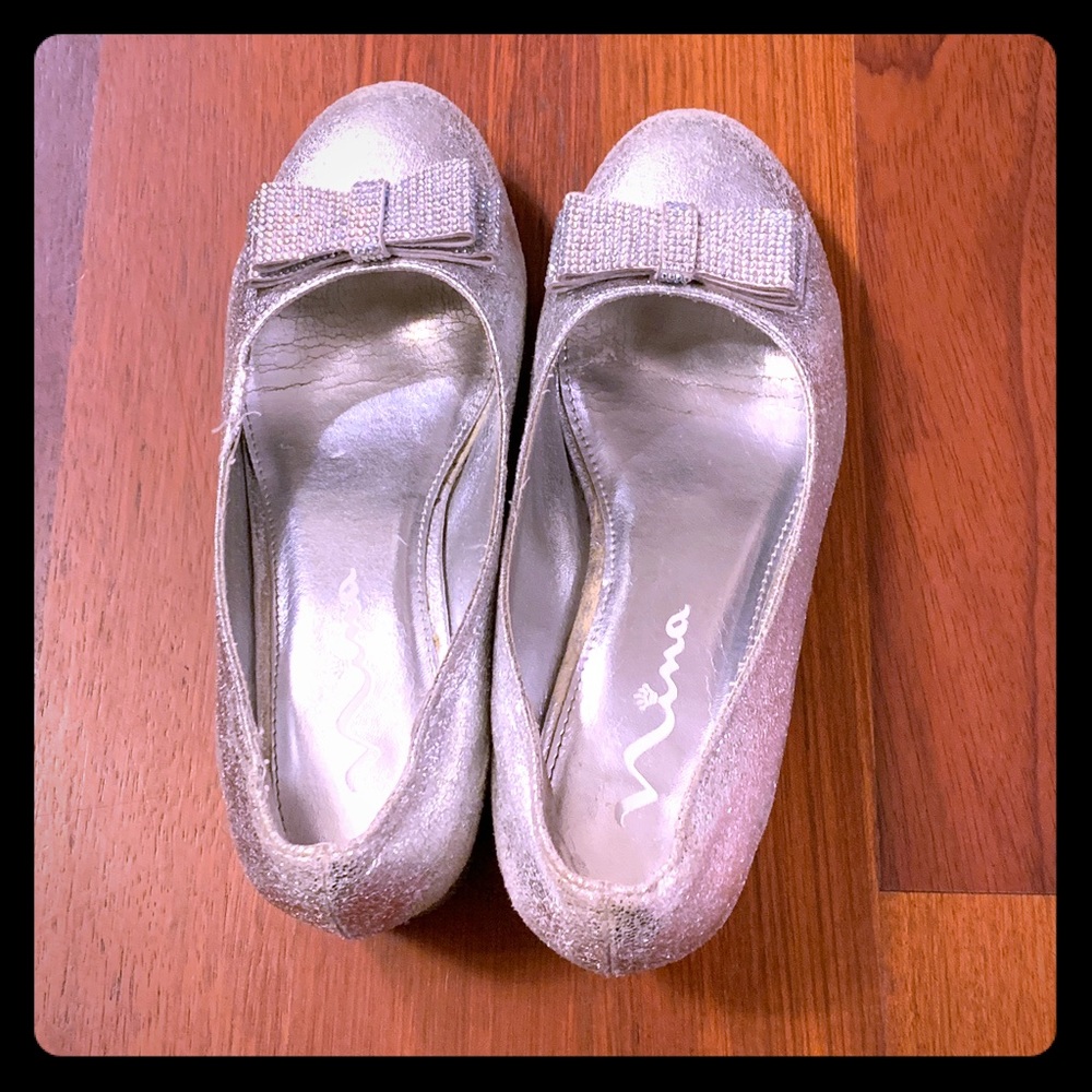 Nina Girls Silver Shoes, Size 5 Youth